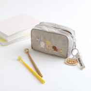 「リラックマ『BASIC RILAKKUMA Flower』ポーチ」（C）2025 SAN-X CO., LTD. ALL RIGHTS RESERVED.