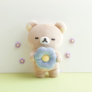 「リラックマ『BASIC RILAKKUMA Flower』リラックマクッション」（C）2025 SAN-X CO., LTD. ALL RIGHTS RESERVED.
