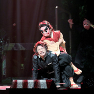 『舞台「鬼滅の刃」其ノ伍 襲撃 刀鍛冶の里』舞台写真（C）吾峠呼世晴／集英社（C）舞台「鬼滅の刃」製作委員会