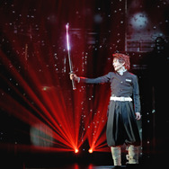 『舞台「鬼滅の刃」其ノ伍 襲撃 刀鍛冶の里』舞台写真（C）吾峠呼世晴／集英社（C）舞台「鬼滅の刃」製作委員会