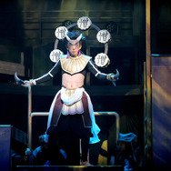 『舞台「鬼滅の刃」其ノ伍 襲撃 刀鍛冶の里』舞台写真（C）吾峠呼世晴／集英社（C）舞台「鬼滅の刃」製作委員会