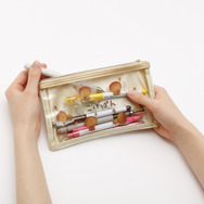 サンエックスキャラクターズ「クリアペンポーチ こげぱん」使用例（C）2025 SAN-X CO., LTD. ALL RIGHTS RESERVED.