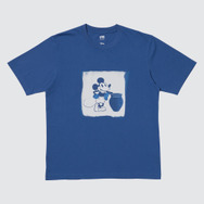 ユニクロ「MEN ディズニー イン ブルー UT」カラー：65 BLUE（C）Disney