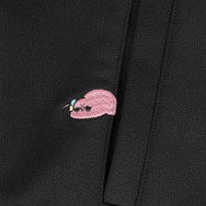 TVアニメ『ぼっち・ざ・ろっく！』と「shica-ke」のコラボアイテム登場。「shica-ke 後藤ひとりトラックジャージ」（C）はまじあき／芳文社・アニプレックス