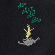 アニメ『ジョジョの奇妙な冒険』シリーズとグラニフがコラボ。「戦う運命｜ルーズフィットチノパン」（C）荒木飛呂彦／集英社・ジョジョの奇妙な冒険製作委員会