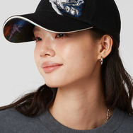 アニメ『ジョジョの奇妙な冒険』シリーズとグラニフがコラボ。「考えるのをやめた｜キャップ」（C）荒木飛呂彦／集英社・ジョジョの奇妙な冒険製作委員会