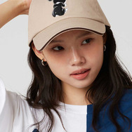 アニメ『ジョジョの奇妙な冒険』シリーズとグラニフがコラボ。「イギーの大好物｜キャップ」（C）荒木飛呂彦&LUCKY LAND COMMUNICATIONS／集英社・ジョジョの奇妙な冒険SC製作委員会