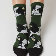 アニメ『ジョジョの奇妙な冒険』シリーズとグラニフがコラボ。「イギー パターン｜ミドルソックス」（C）荒木飛呂彦&LUCKY LAND COMMUNICATIONS／集英社・ジョジョの奇妙な冒険SC製作委員会