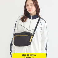 TVアニメ『ブルーロック』× earth music＆ecology Japan Label「クリアショルダーバッグ 蜂楽 廻 モデル＜イエロー＞」