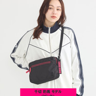 TVアニメ『ブルーロック』× earth music＆ecology Japan Label「クリアショルダーバッグ 千切 豹馬 モデル＜ピンク＞」