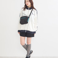 TVアニメ『ブルーロック』× earth music＆ecology Japan Label「クリアショルダーバッグ 糸師 凛 モデル＜ターコイズブルー＞」