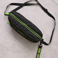 TVアニメ『ブルーロック』× earth music＆ecology Japan Label「クリアショルダーバッグ 潔 世一 モデル＜グリーン＞」