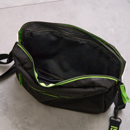 TVアニメ『ブルーロック』× earth music＆ecology Japan Label「クリアショルダーバッグ 潔 世一 モデル＜グリーン＞」