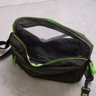 TVアニメ『ブルーロック』× earth music＆ecology Japan Label「クリアショルダーバッグ 潔 世一 モデル＜グリーン＞」