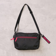 TVアニメ『ブルーロック』× earth music＆ecology Japan Label「クリアショルダーバッグ 千切 豹馬 モデル＜ピンク＞」