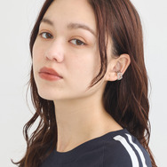 TVアニメ『ブルーロック』× earth music＆ecology Japan Label「マルチWAYイヤーカフネックレス」使用例