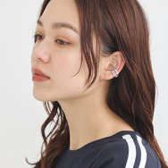 TVアニメ『ブルーロック』× earth music＆ecology Japan Label「マルチWAYイヤーカフネックレス」使用例