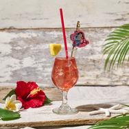 ルミネエスト新宿に「スティッチ」OH MY CAFEが期間限定オープン。「<スクランプ>メロンミルク」（C）Disney