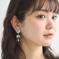 『ふたりはプリキュア』× earth music＆ecology Japan Label「ふたりはプリキュア ピアス」（C）東映アニメーション