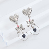 『ふたりはプリキュア』× earth music＆ecology Japan Label「ふたりはプリキュア ピアス」（C）東映アニメーション