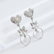 『ふたりはプリキュア』× earth music＆ecology Japan Label「ふたりはプリキュア ピアス」（C）東映アニメーション