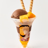 「BLEACH THE LOCUS OF BRAVE Ⅱ」コラボメニューの「マンゴーチョコパフェ-斬月-」（C）TITE KUBO/SHUEISHA（C）久保帯人／集英社・テレビ東京・ｄｅｎｔｓｕ・ぴえろ