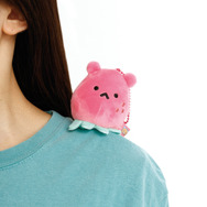 「ゲーミングリラックマ 相棒ぬいぐるみ いちご星人？」（C）2025 SAN-X CO., LTD. ALL RIGHTS RESERVED.