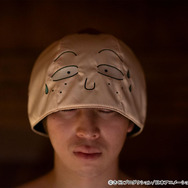 「永沢くんなりきりサウナハット」6,900円（税込）（C）さくらプロダクション/日本アニメーション（C）Nexus Co., Ltd.