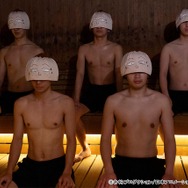 「永沢くんなりきりサウナハット」6,900円（税込）（C）さくらプロダクション/日本アニメーション（C）Nexus Co., Ltd.