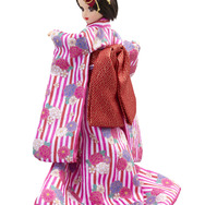 タカラトミーモール限定着物をまとった大人のリカちゃん「プレミアムリカ Kimono 和椿」（C）ＴＯＭＹ