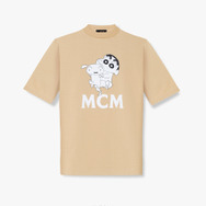 MCM×クレヨンしんちゃん「MCM コレクション クレヨンしんちゃん Tシャツ」（C）Ｕ／Ｆ・Ｓ・Ａ・Ａ