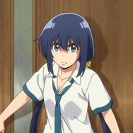 夏アニメ『まったく最近の探偵ときたら』第1話「元名探偵 名雲桂一郎／真白の害虫退治」先行場面カット