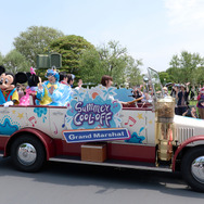 ミッキー＆ミニーとMrs. GREEN APPLEがパレード！東京ディズニーランドにサプライズで登場