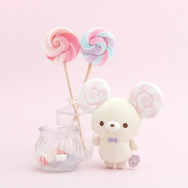「ぬいぐるみ チューポップキャンディ（ローリー）」（C）2025 SAN-X CO., LTD. ALL RIGHTS RESERVED.