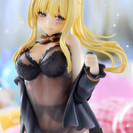 KDcolle「『この素晴らしい世界に祝福を！』ダクネス 原作版 ネグリジェver.」（C）暁なつめ・三嶋くろね　発行：株式会社KADOKAWA