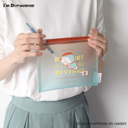 I'm Doraemon「グラデーションフラットポーチ」（C）Fujiko-Pro APPROVAL No.L647435