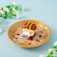 「葬送のフリーレンカフェ ～Flower Garden～」デザート：ミミックサンド（C）山田鐘人・アベツカサ/小学館/「葬送のフリーレン」製作委員会