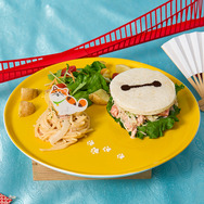 『ベイマックス』OH MY CAFE「サンドイッチプレートwithモチ」（C）Disney