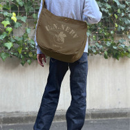 コスパ「NERV ニュースペーパーバッグ MOSS」（C）カラー