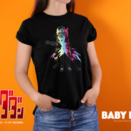 TVアニメ『ダンダダン』「オーロラリフレクションTシャツ　オカルン」（C）龍幸伸／集英社・ダンダダン製作委員会