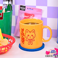 TVアニメ『ダンダダン』「たっぷりマグカップ（ターボババア【招き猫】）」（C）龍幸伸／集英社・ダンダダン製作委員会