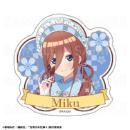 「五等分の花嫁＊　ダイカットステッカー【中野三玖】和パフェドレスver.」（C）春場ねぎ・講談社／「五等分の花嫁＊」製作委員会