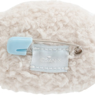 いしよわちゃん後輩ちゃん登場テーマ「ぬいぐるみバッジ」（C）2025 SAN-X CO., LTD. ALL RIGHTS RESERVED.