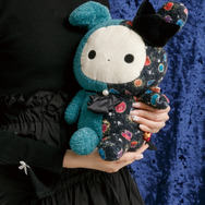 センチメンタルサーカス新テーマ 永遠の魔法と願いのグリモワール「ぬいぐるみ（M）」（C）2025 SAN-X CO., LTD. ALL RIGHTS RESERVED.