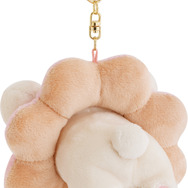 リラックマ×ミスタードーナツ「ぶらさげぬいぐるみ　コリラックマ（ポン・デ・ストロベリー）」（C）MISDO 25（C）SAN-X