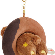 リラックマ×ミスタードーナツ「ぶらさげぬいぐるみ　チャイロイコグマ（チョコファッション）」（C）MISDO 25（C）SAN-X