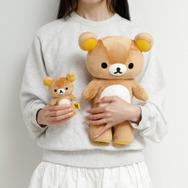 「立てるリラックマぬいぐるみ」組み合わせ例（C）2025 SAN-X CO., LTD. ALL RIGHTS RESERVED.