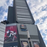 壁面広告＆チェンソーマンキャラクターフラッグ