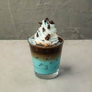 荼毘＆トゥワイスのブルーミルクラテドリンク