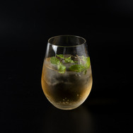 アップルシード”戦場のスパークル” 900円(りんごのスパークリングワイン/アルコール)